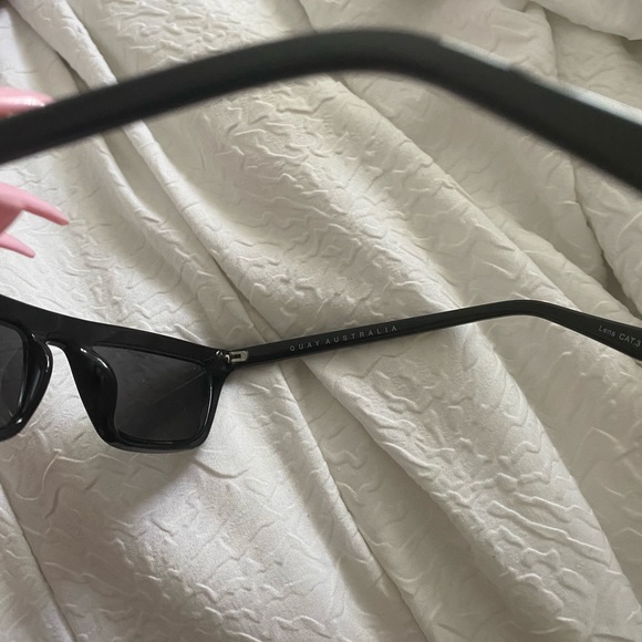 Authentic QUAY sunglasses - Picture 4 of 4